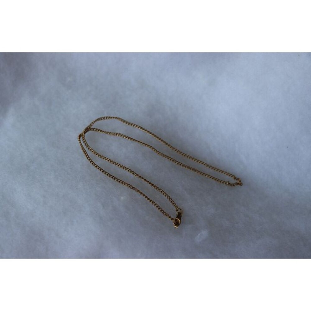 15" Gold toned metal linked chain necklace, used, great condition